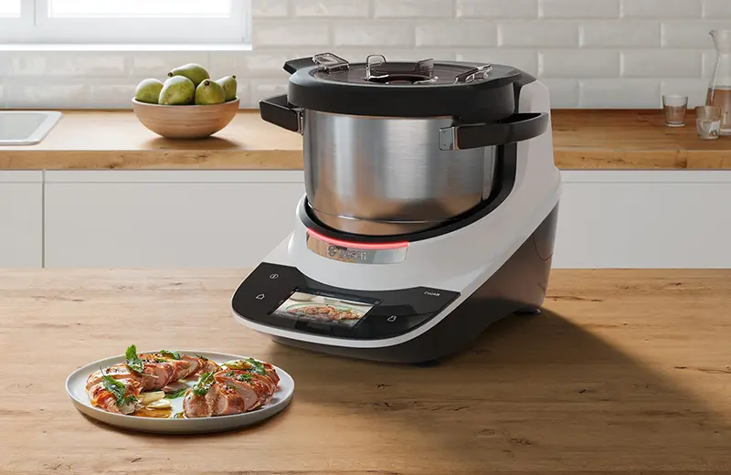 Cookit – Küchenmaschine steht auf Tisch