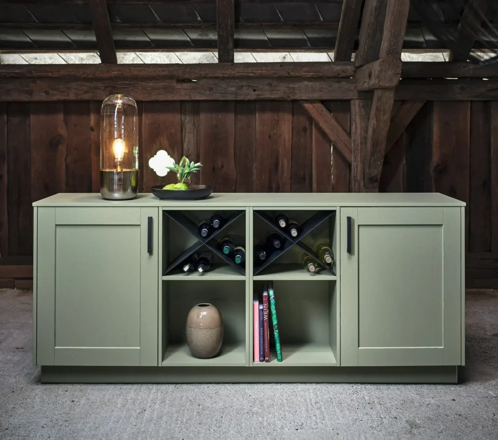 Sideboard in Landhausstil mit Rahmenfronten in salbei